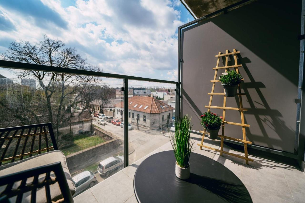 Luxury Apartment W. City Views In Kosice Old Town Luaran gambar